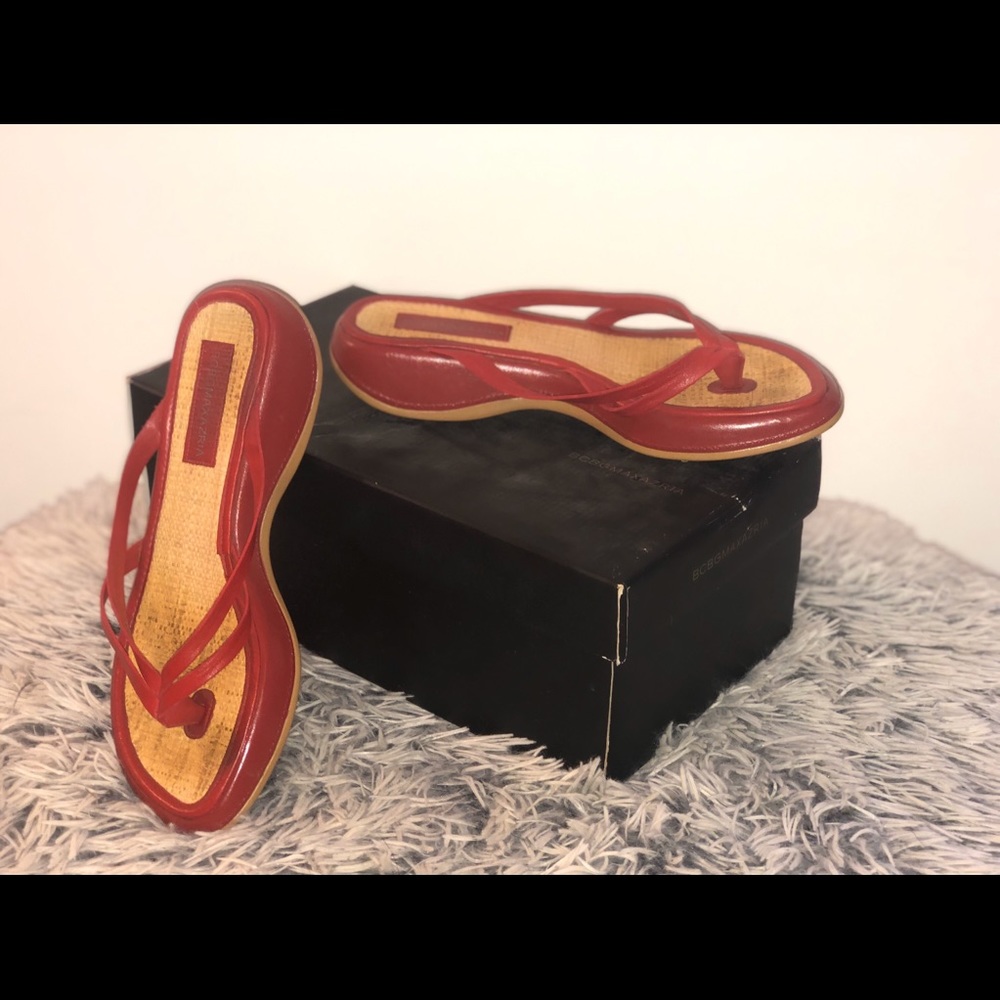 BCBG Sandals/flip flops